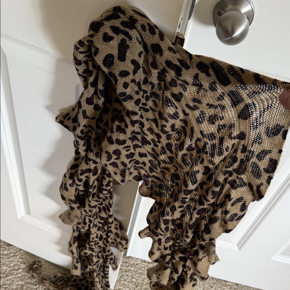 Leopard Print Ruffled Scarf